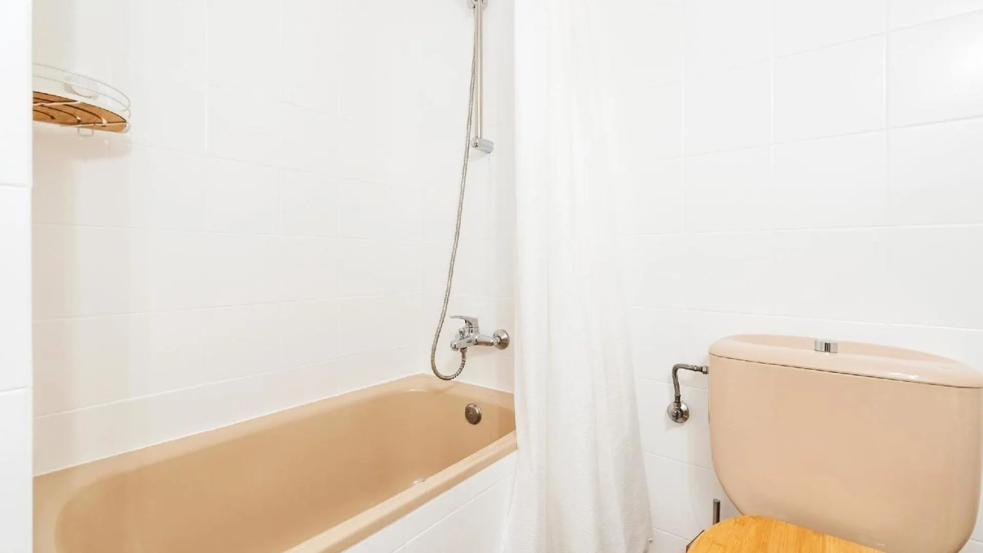 Apartment Ferienwohnung Fuer 4 Personen Ca 40 Qm In Empuriabrava, Costa Brava Golf De Roses