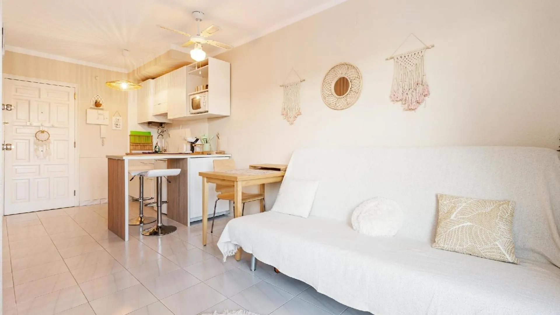Apartment Ferienwohnung Fuer 4 Personen Ca 40 Qm In Empuriabrava, Costa Brava Golf De Roses